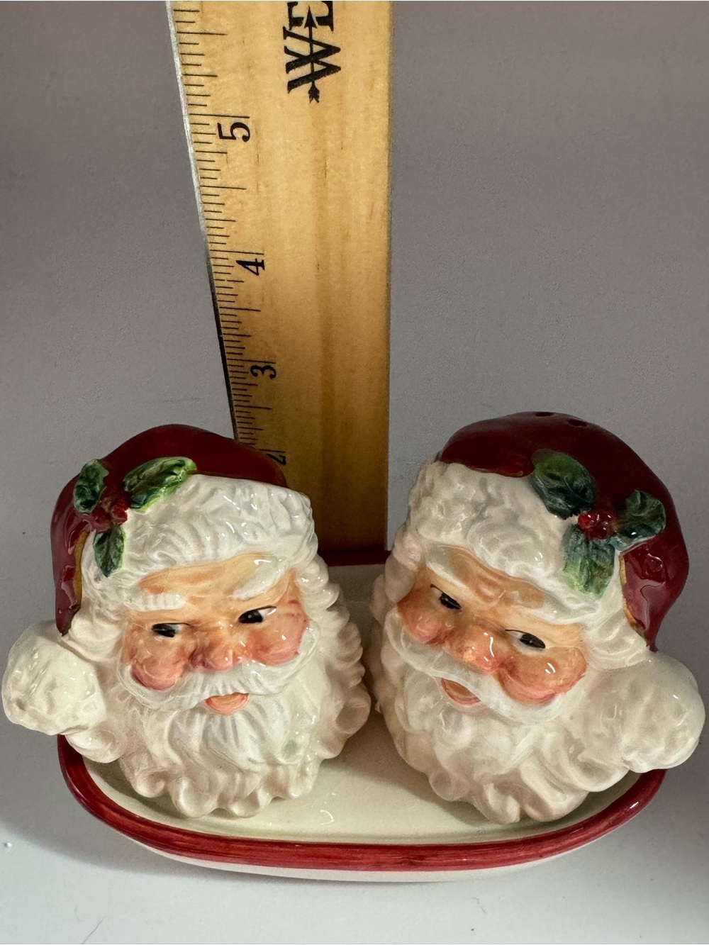 Three Piece Santa Salt & Pepper with under dish - Picture 4 of 5
